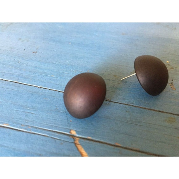 Black Frosted Retro Button Stud Earrings - Picture 3 of 5